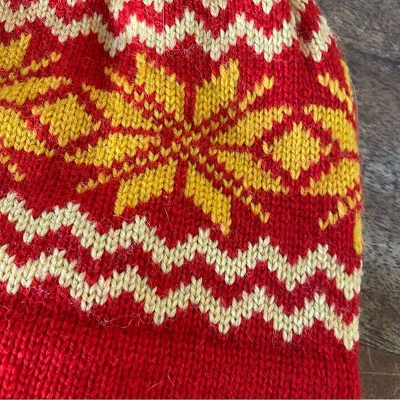 Vintage 1980’s wool snowflake Pom Pom ski hat main image 5